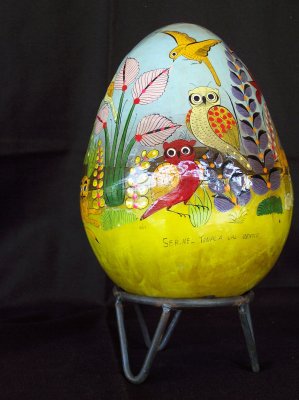 Large egg - 1960s. 22.5cm high, 16.5cm wide, 52.5cm around.