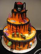 Halloween cake box; Boîte en forme de gâteau d'Halloween by Johanne Bourget