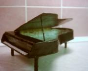 Grand Piano Trinket Box by Vicky McElhinney
