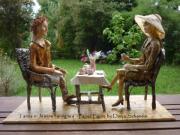 Tanne & Jeanne have tea by Dunja Schandin