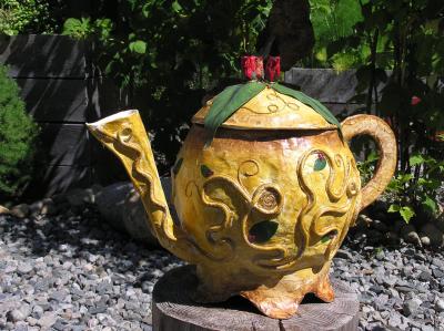 "Storage teapot "Tea in the rosegarden"" by Ina Griet