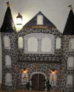 Castle-display shelf by Ina Griet